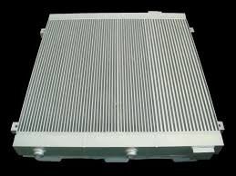 Limpie el radiador de aluminio soldado del cambiador con la aspiradora de calor del compresor de aire, barra 2-40