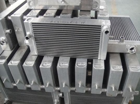 Vehículo de aluminio modificado para requisitos particulares del universal del refrigerador de aceite de la aleta de la placa